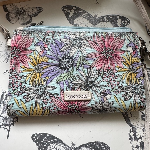 Sakroots large smartphone wristlet wallet, Pastel Flower Garden, Crossbody Bag - Picture 4 of 9